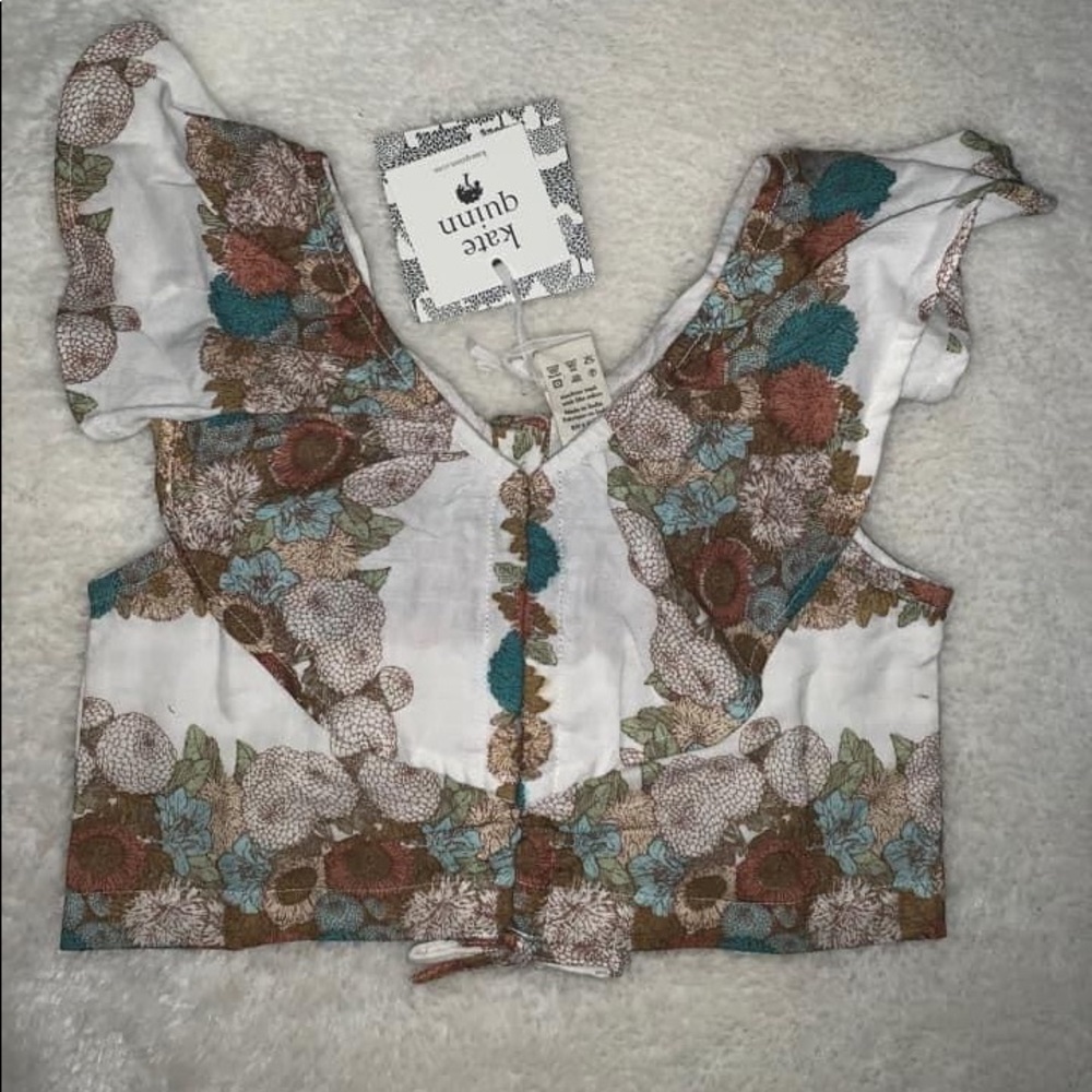 Kate quinn top